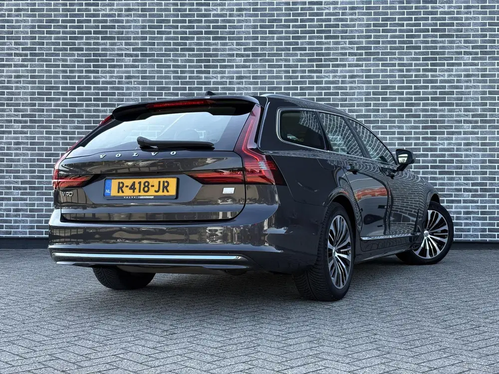 Volvo V90 Plug-in Hybrid T6 AWD Core Bright uit 2022, foto 6