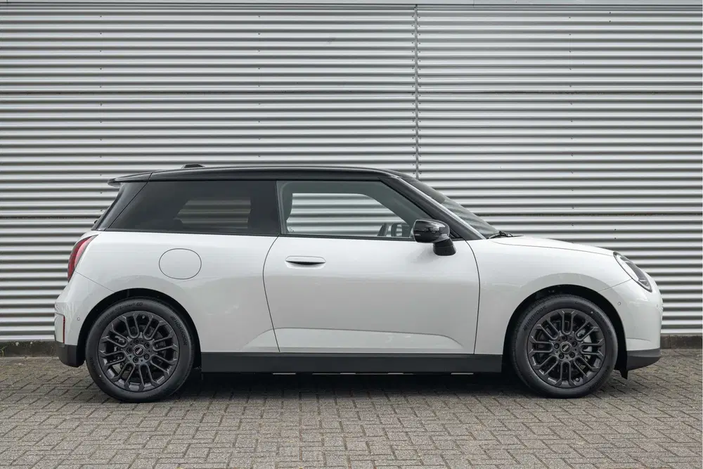 Mini Hatchback Cooper SE uit 2026, foto 13