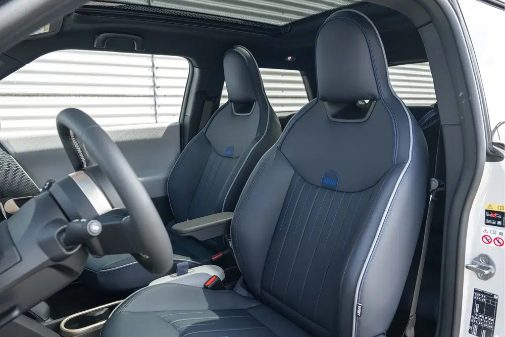 Mini Hatchback Cooper SE uit 2026, foto 3