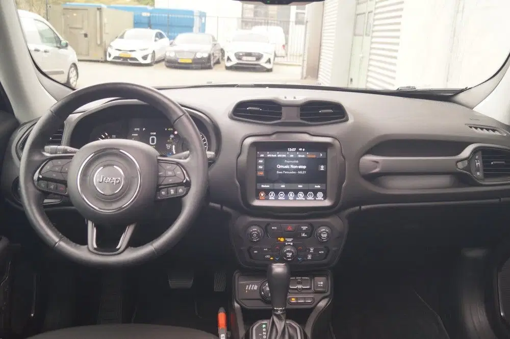 Jeep Renegade 4xe 240 PHEV Hybrid 4WD Limited -PANO-CAM uit 2022, foto 10