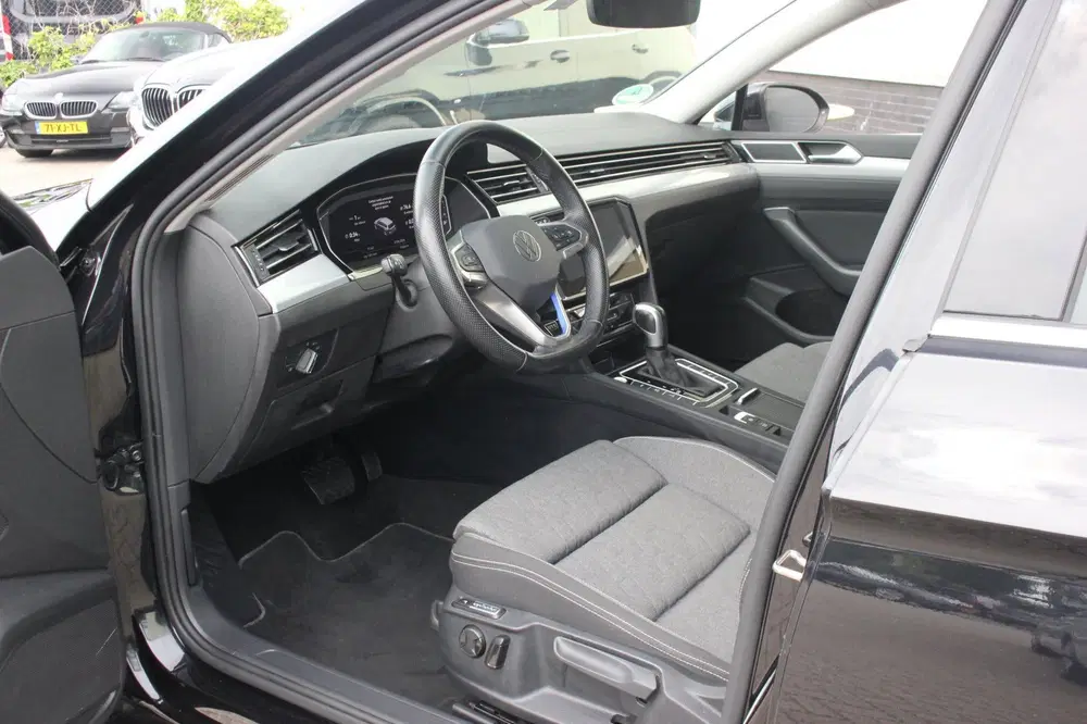 Volkswagen Passat 1.4 TSI GTE Business uit 2022, foto 2