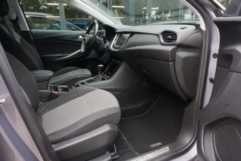 Opel Grandland 1.2 Turbo 120 jaar Edition Trekhaak uit 2019, foto 6