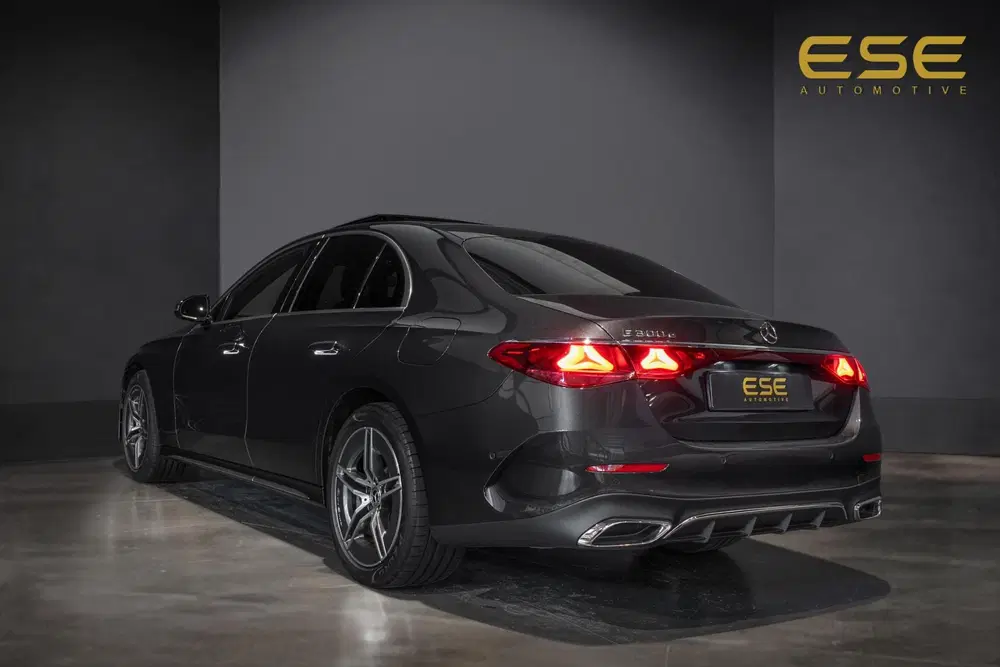 Mercedes-Benz E-Klasse 300 e AMG Line uit 2023, foto 5
