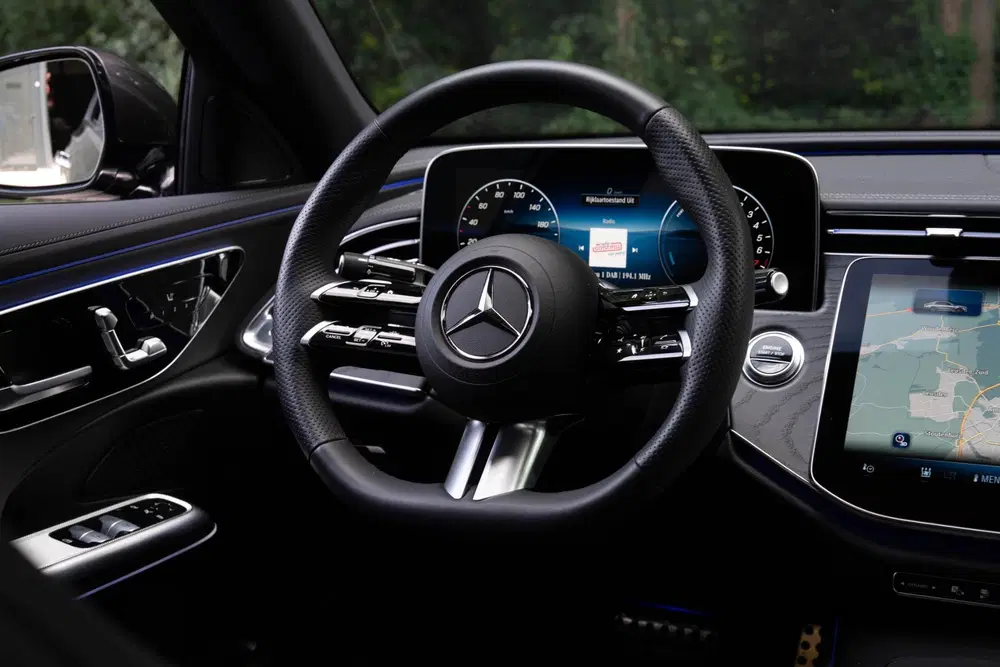 Mercedes-Benz E-Klasse 300 e AMG Line uit 2023, foto 7