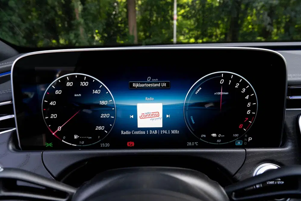 Mercedes-Benz E-Klasse 300 e AMG Line uit 2023, foto 8