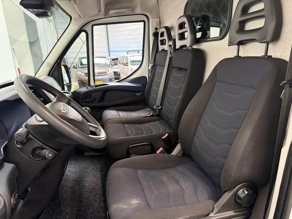 Iveco Daily 35S14 140pk L2H2 uit 2019, foto 2