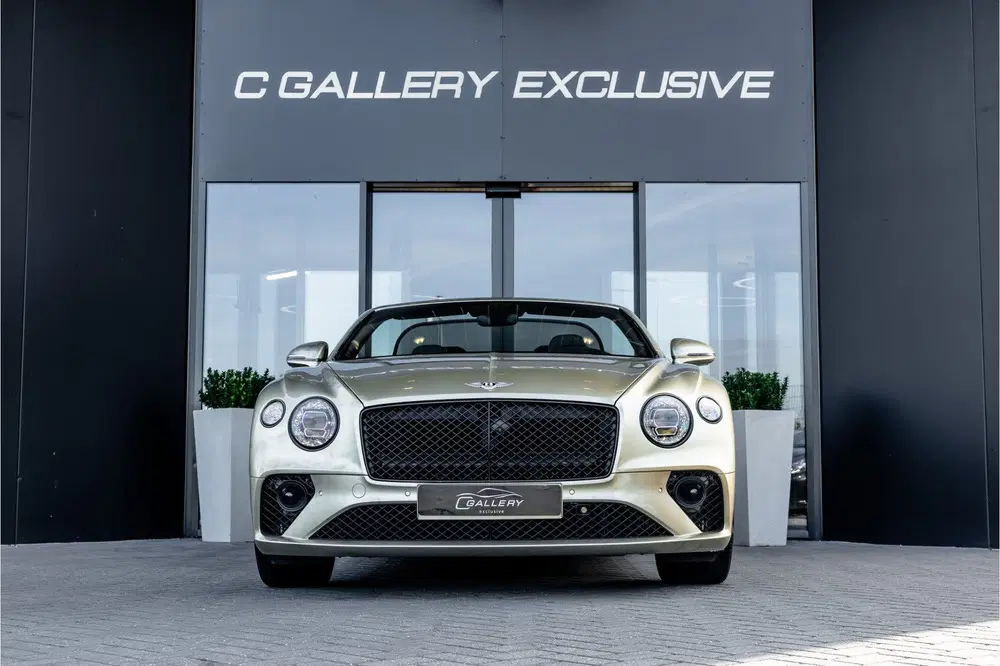 Bentley Continental GTC 4.0 V8 Azure uit 2023, foto 2