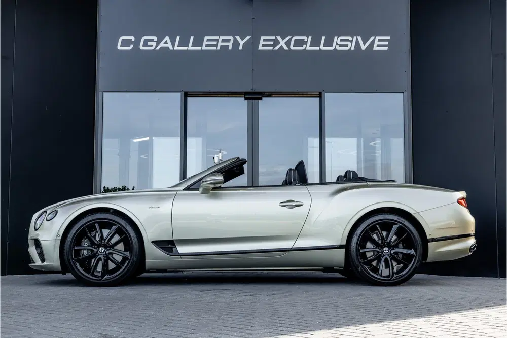 Bentley Continental GTC 4.0 V8 Azure uit 2023, foto 4