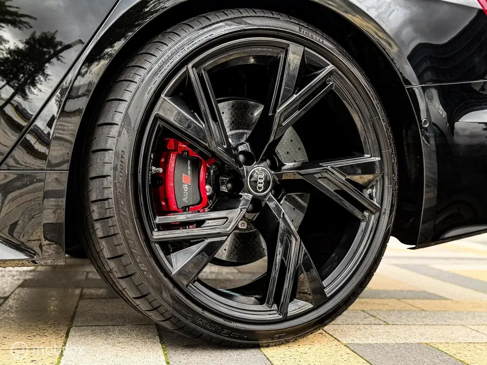 Audi A6 RS 6 TFSI quattro uit 2019, foto 6