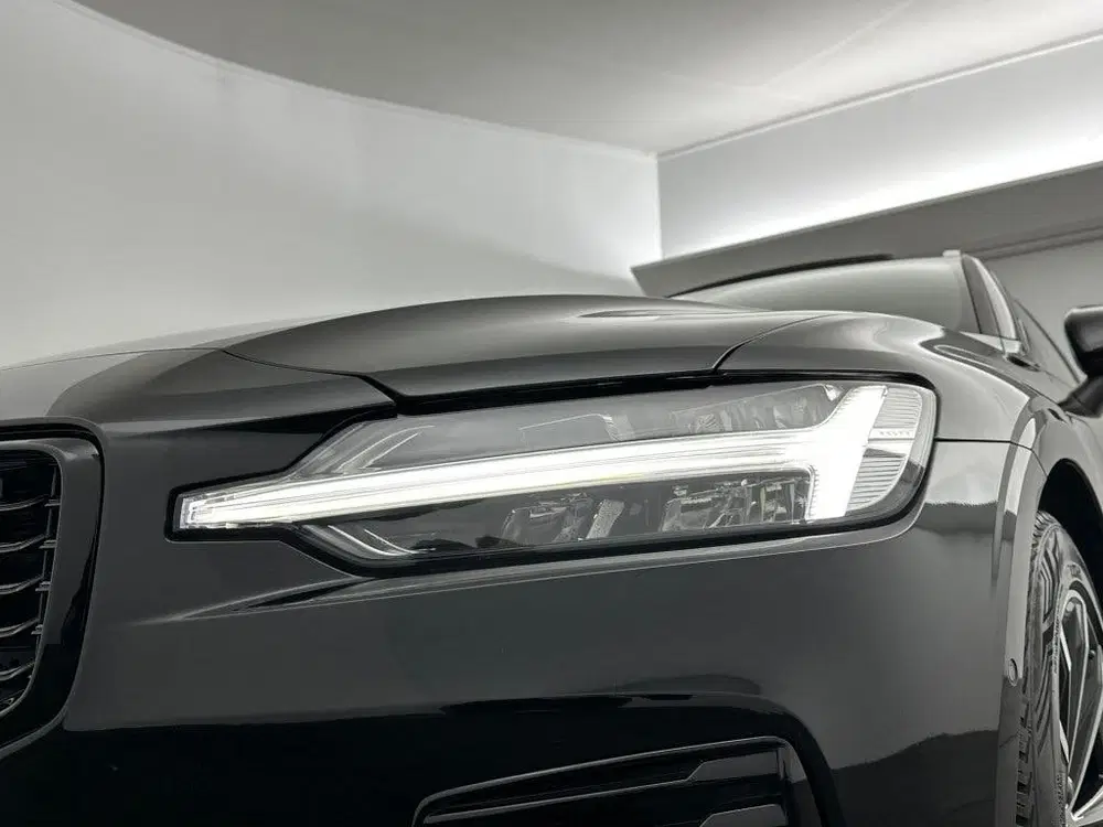 Volvo V60 T8 455PK Recharge Plus Dark uit 2026, foto 11
