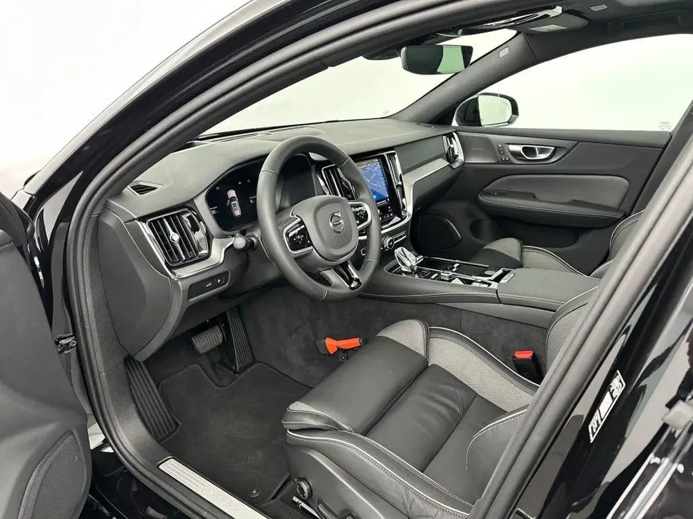 Volvo V60 T8 455PK Recharge Plus Dark uit 2026, foto 14