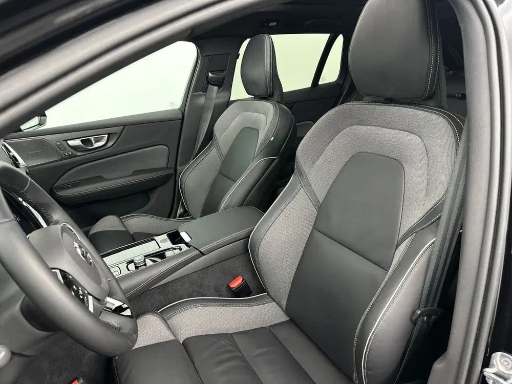 Volvo V60 T8 455PK Recharge Plus Dark uit 2026, foto 15