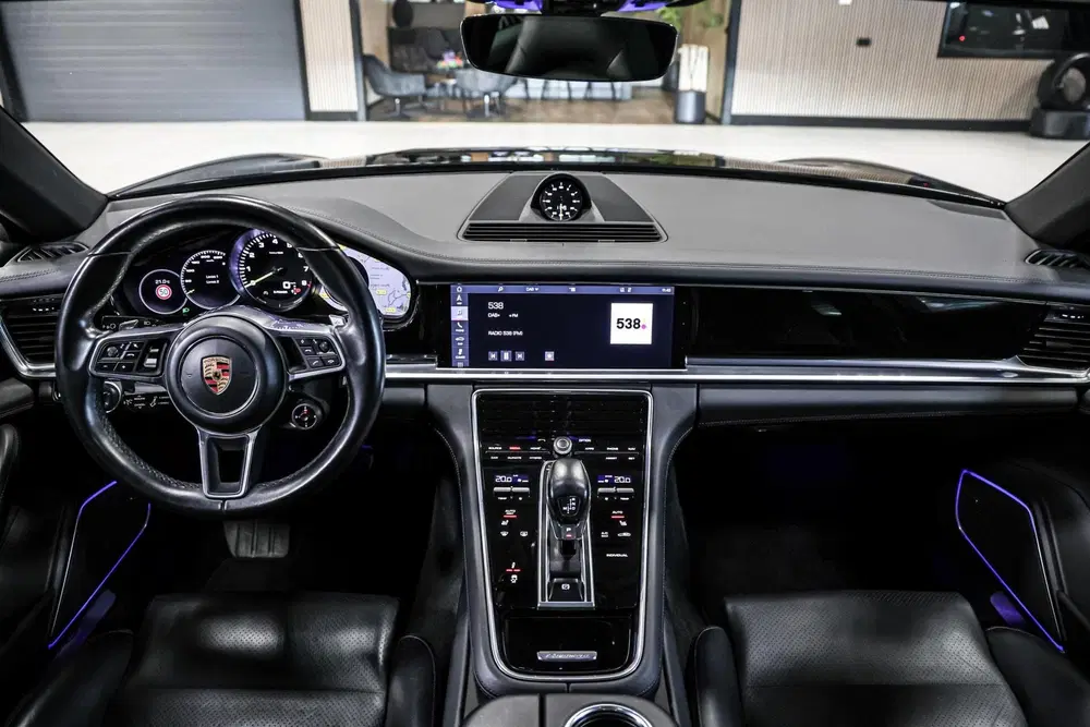 Porsche Panamera Sport Turismo 2.9 4 E uit 2020, foto 2