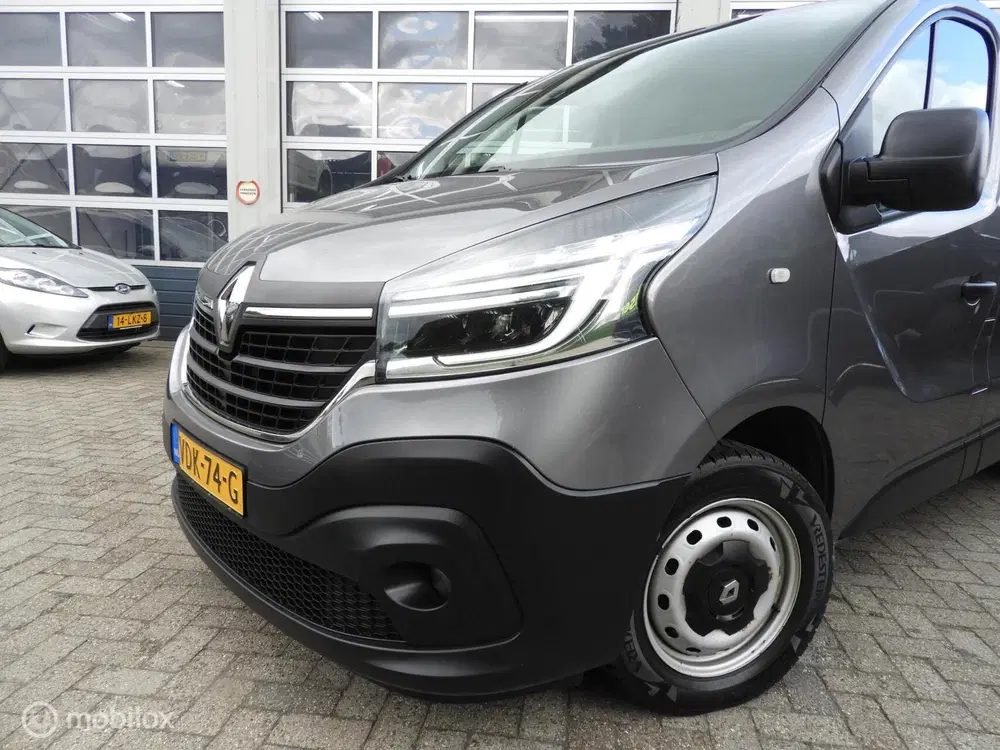 Renault Trafic 2.0 dCi 120 T29 L1H1 Comfort uit 2019, foto 2