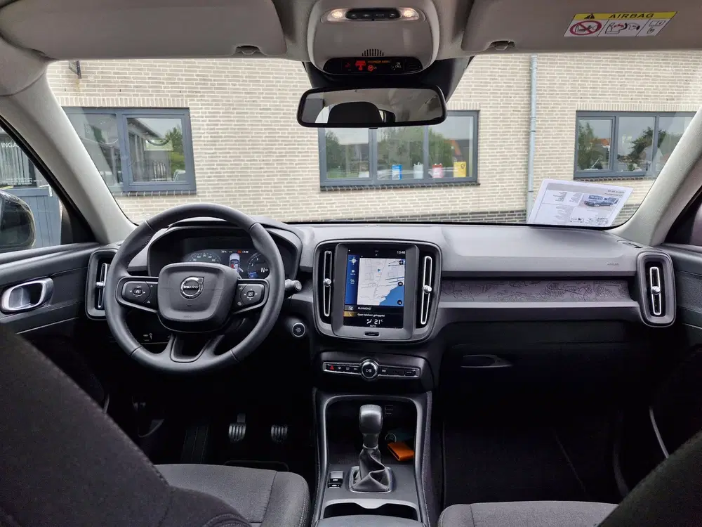 Volvo XC40 T2 Momentum uit 2022, foto 13