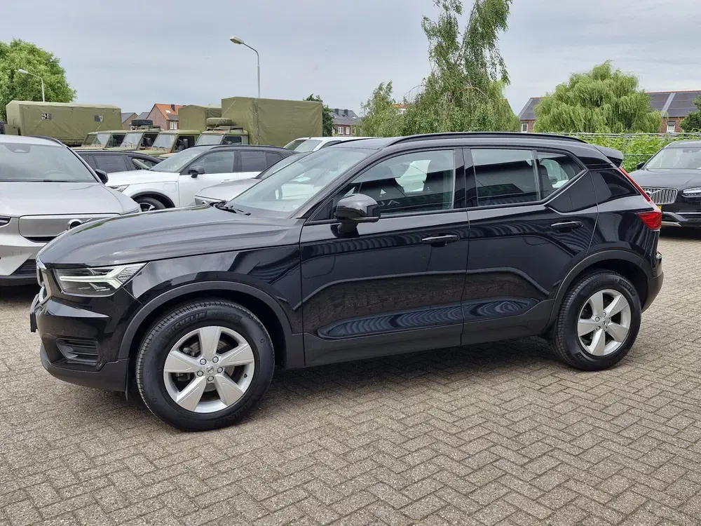 Volvo XC40 T2 Momentum uit 2022, foto 3