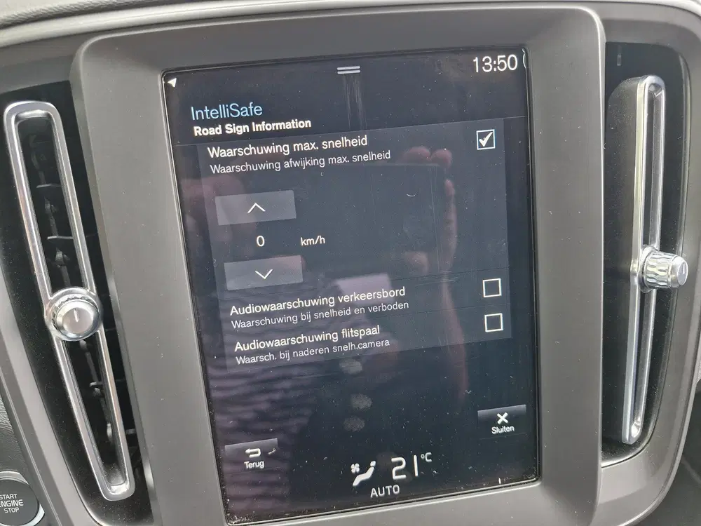 Volvo XC40 T2 Momentum uit 2022, foto 9