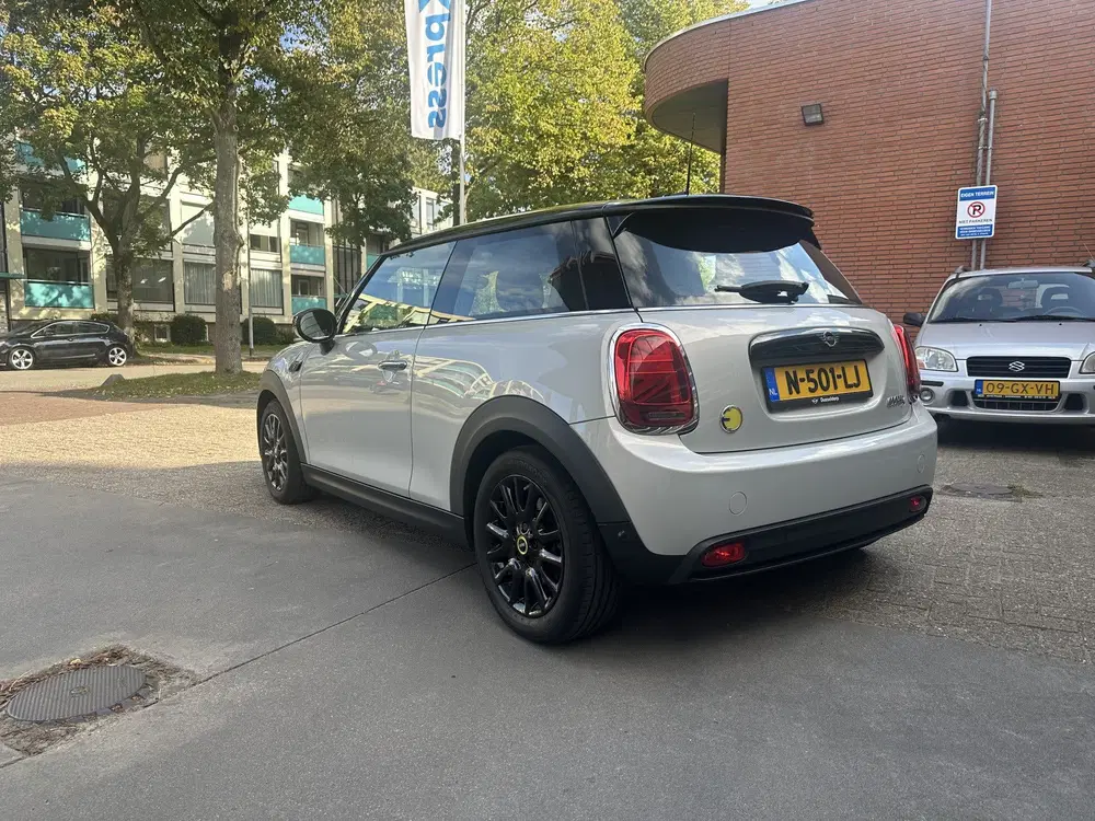 Mini Cooper SE Cooper SE Business Edition 33 kWh (bj 2021 uit 2021, foto 3