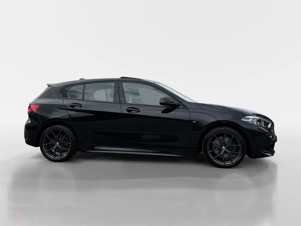 BMW 1-serie 118i M-Sport Automaat uit 2021, foto 4