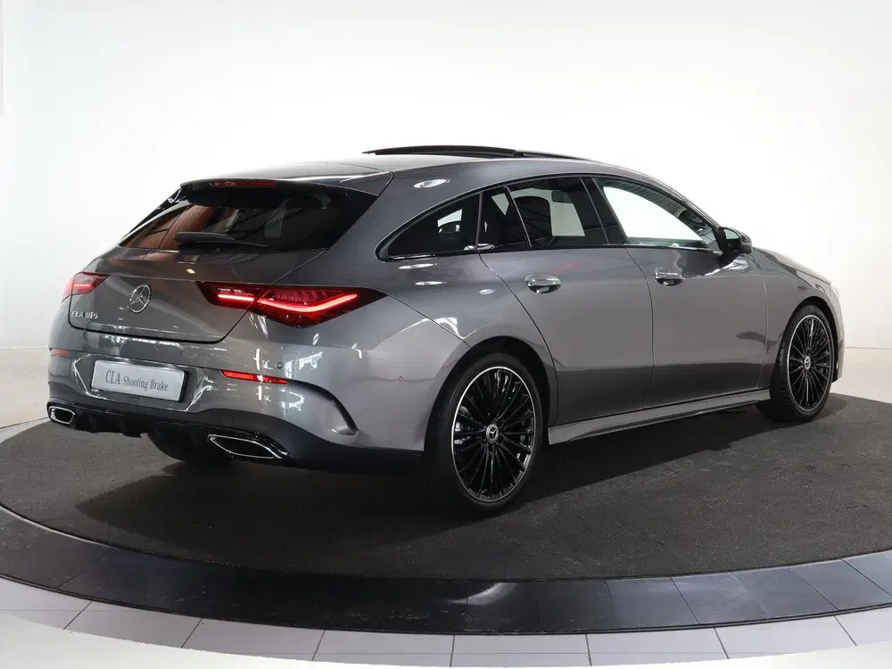 Mercedes-Benz CLA 180 Business Solutio uit 2025, foto 3
