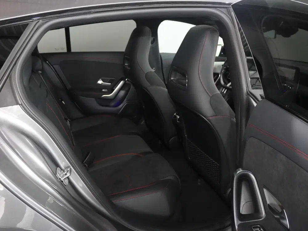Mercedes-Benz CLA 180 Business Solutio uit 2025, foto 5