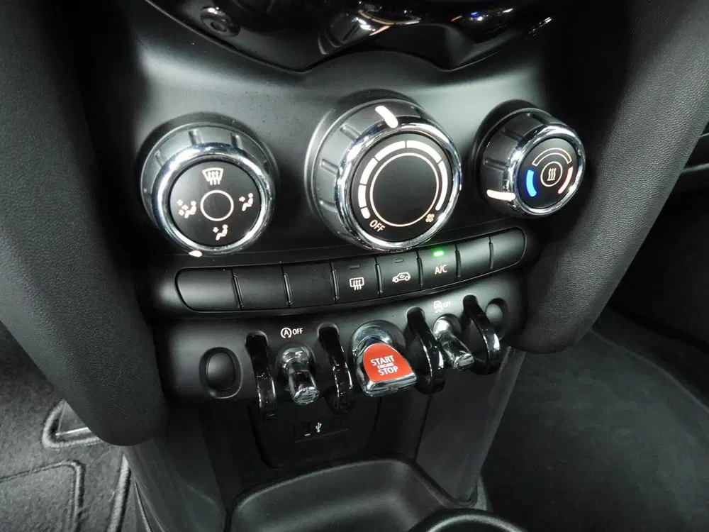 Mini Cooper Cooper uit 2019, foto 14