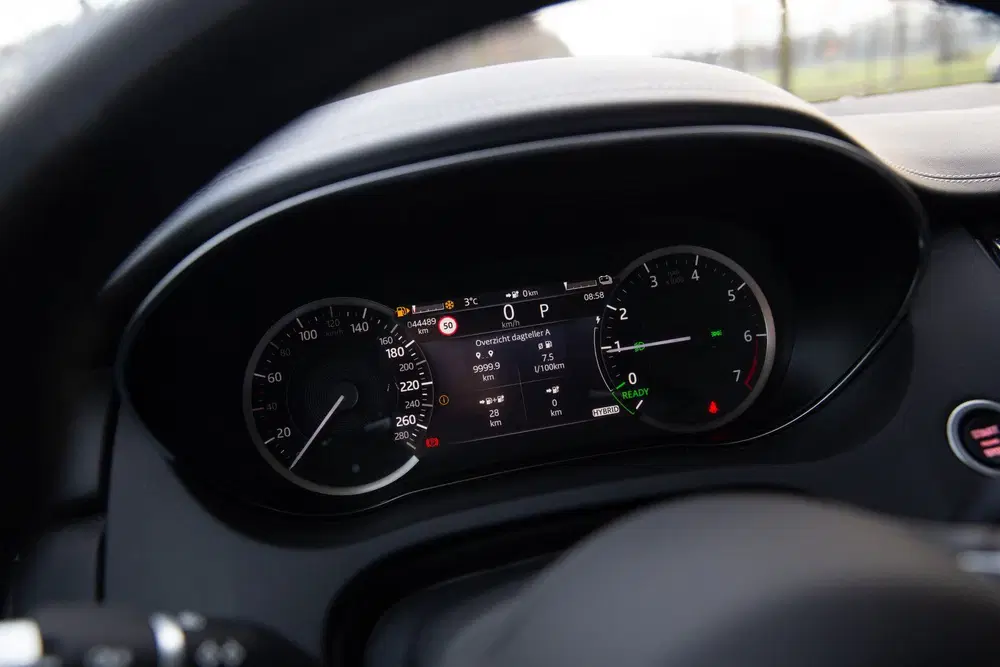 Jaguar E-Pace 1.5 P300e AWD R-Dynamic SE uit 2021, foto 11