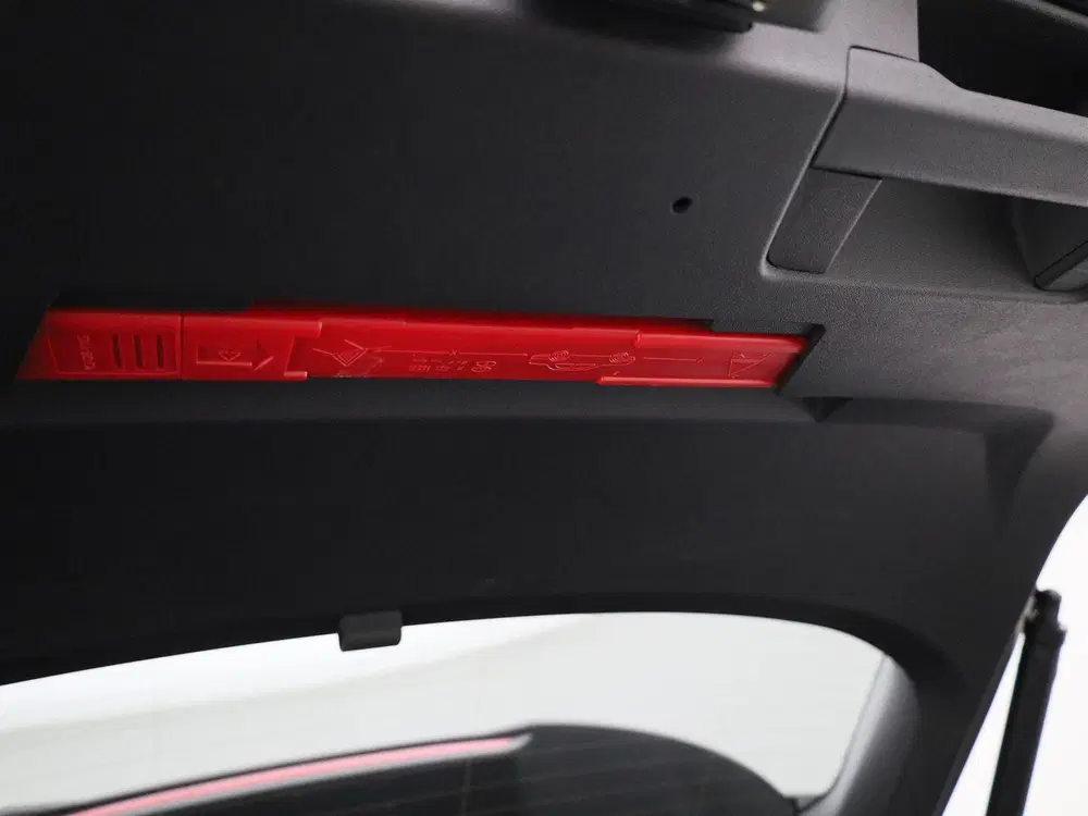 Volkswagen Tiguan 1.5 eHybrid R-Line Edition 204 PK uit 2025, foto 13