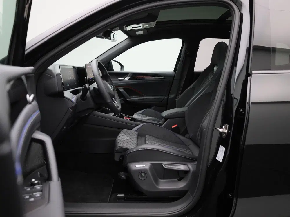 Volkswagen Tiguan 1.5 eHybrid R-Line Edition 204 PK uit 2025, foto 9