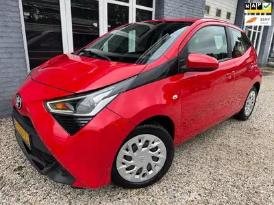 Toyota Aygo 1.0 VVT-i x-play uit 2020