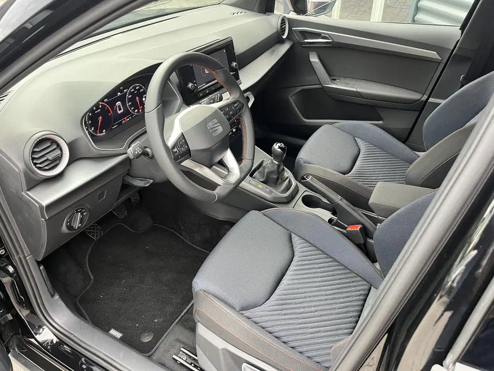 SEAT Arona 1.0 EcoTSI FR Business Connect 95 PK uit 2025, foto 7