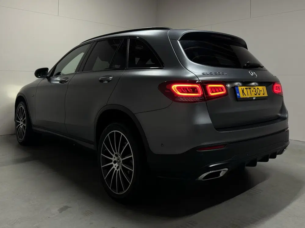 Mercedes-Benz GLC Mercedes GLC-klasse 300e 4MATIC AMG Design uit 2021, foto 14