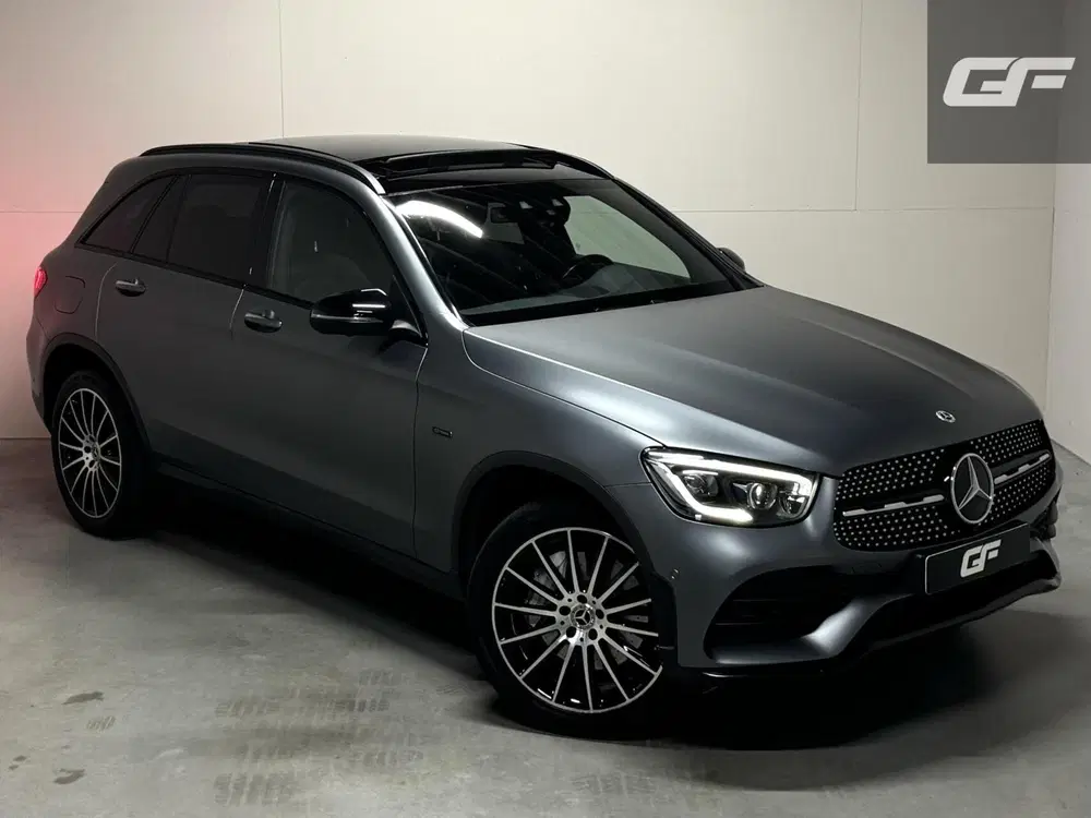 Mercedes-Benz GLC Mercedes GLC-klasse 300e 4MATIC AMG Design uit 2021, foto 2
