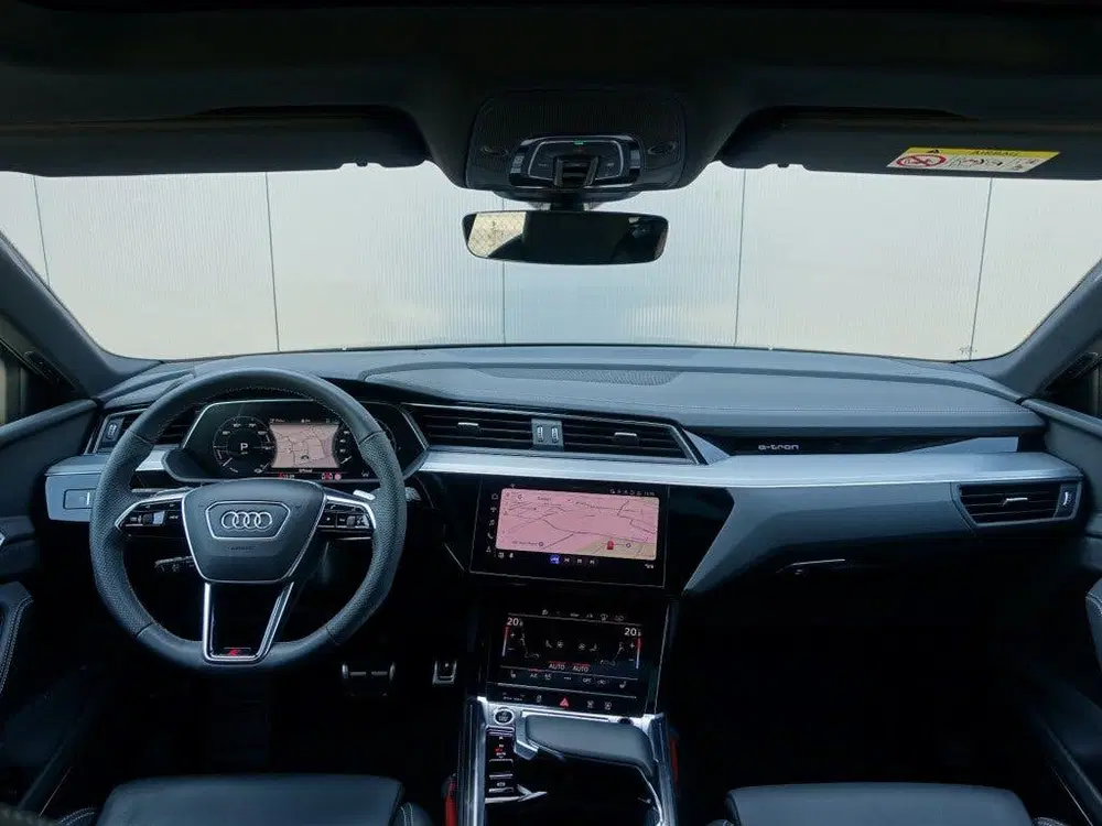 Audi Q8 e-tron 55 Quattro S-Edition Competition I NL-Auto uit 2023, foto 13