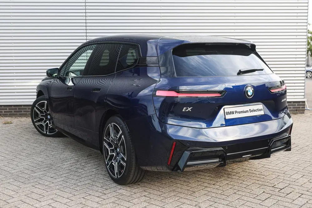 BMW iX xDrive45 M Sport uit 2026, foto 2
