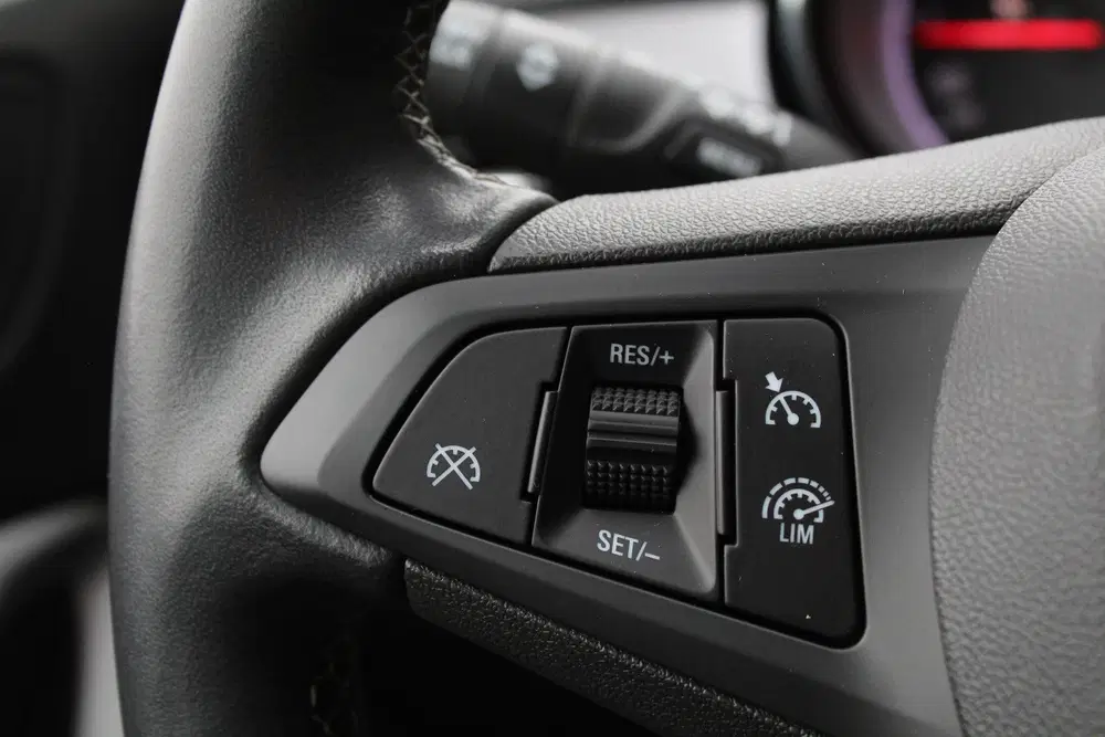 Opel Astra 1.2 Edition uit 2021, foto 15