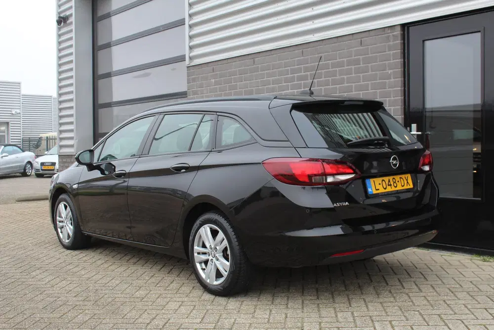 Opel Astra 1.2 Edition uit 2021, foto 7