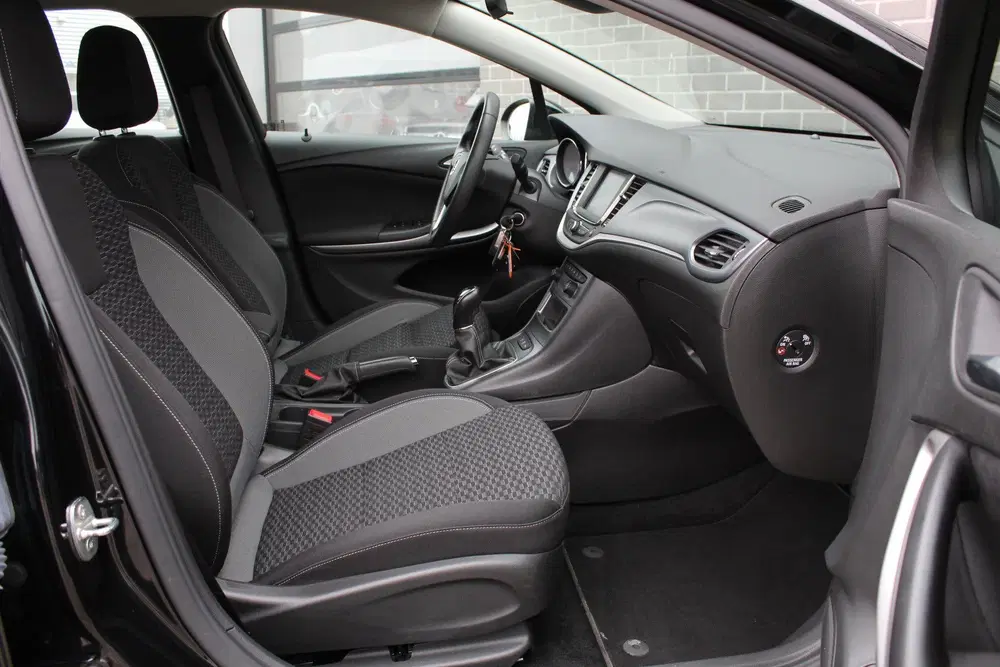 Opel Astra 1.2 Edition uit 2021, foto 9