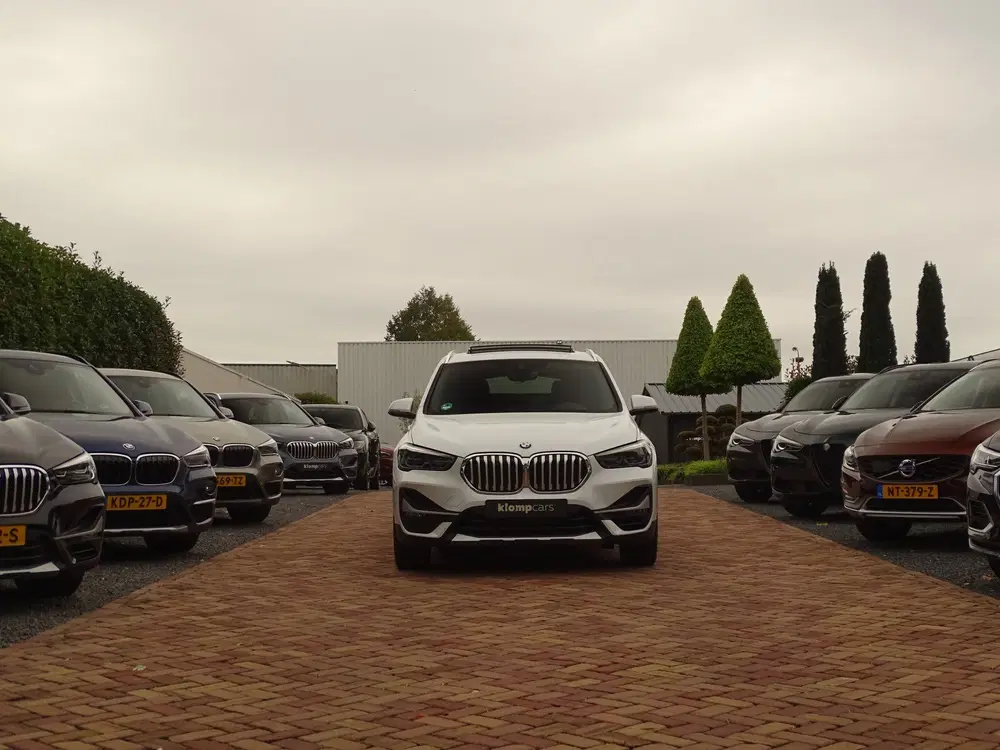 BMW X1 xDrive25i uit 2021, foto 14