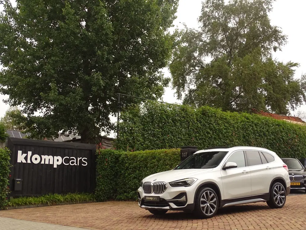 BMW X1 xDrive25i uit 2021, foto 2