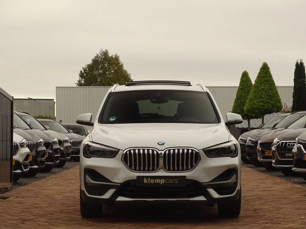 BMW X1 xDrive25i uit 2021, foto 3