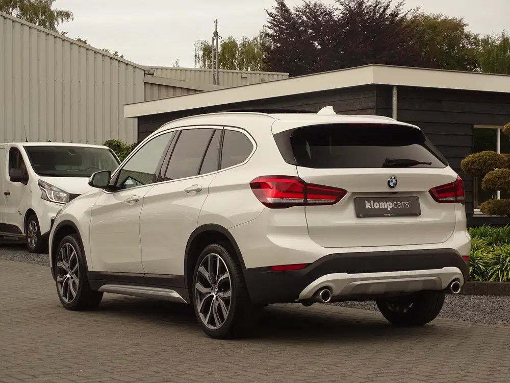 BMW X1 xDrive25i uit 2021, foto 9