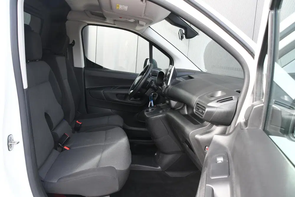 Toyota Proace City 1.2 Turbo Cool Long uit 2021, foto 12