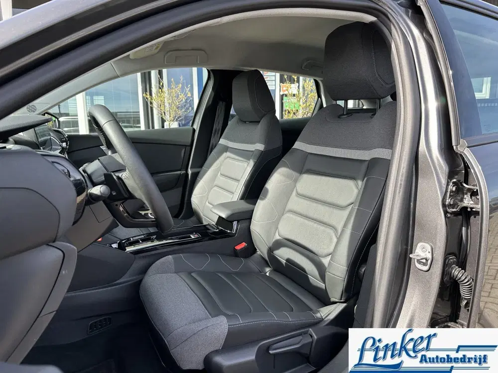 Citroën C4 Citroen C4 1.2 Hybrid 136 Plus uit 2024, foto 11