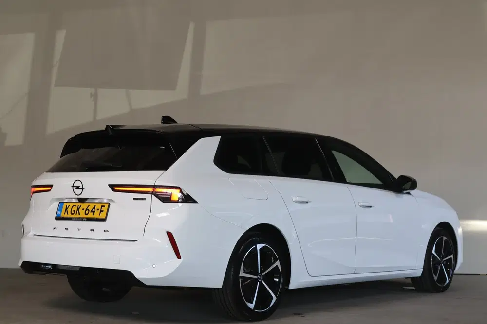 Opel Astra 1.6 Hybrid GS Line 191pk 360 Cam I uit 2024, foto 2