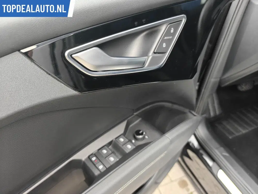 Audi Q4 e-tron 45 Black Edition 82 kWh Trekhk uit 2024, foto 13