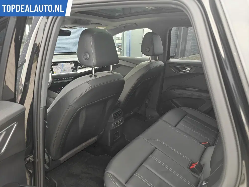 Audi Q4 e-tron 45 Black Edition 82 kWh Trekhk uit 2024, foto 15