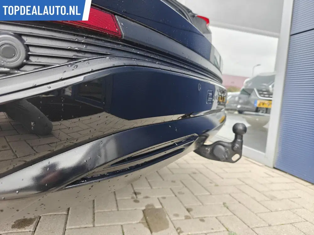 Audi Q4 e-tron 45 Black Edition 82 kWh Trekhk uit 2024, foto 6