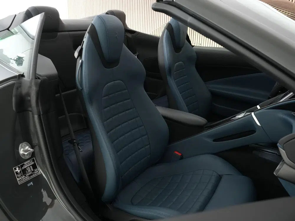 Ferrari Roma 3.9 V8 uit 2024, foto 5