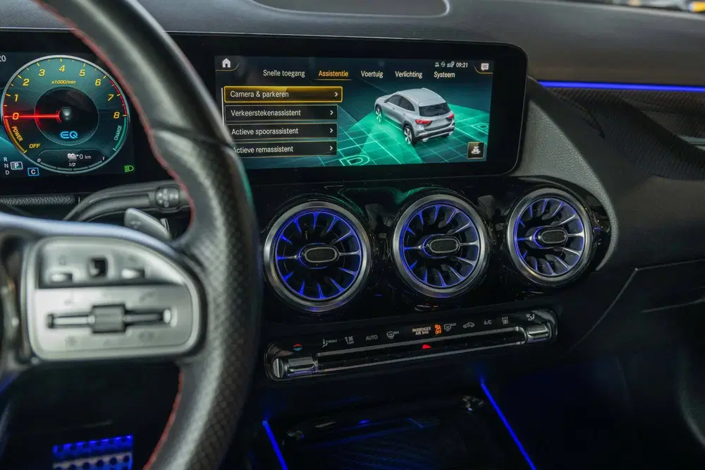 Mercedes-Benz GLA 250 e AMG Line PANO uit 2021, foto 15